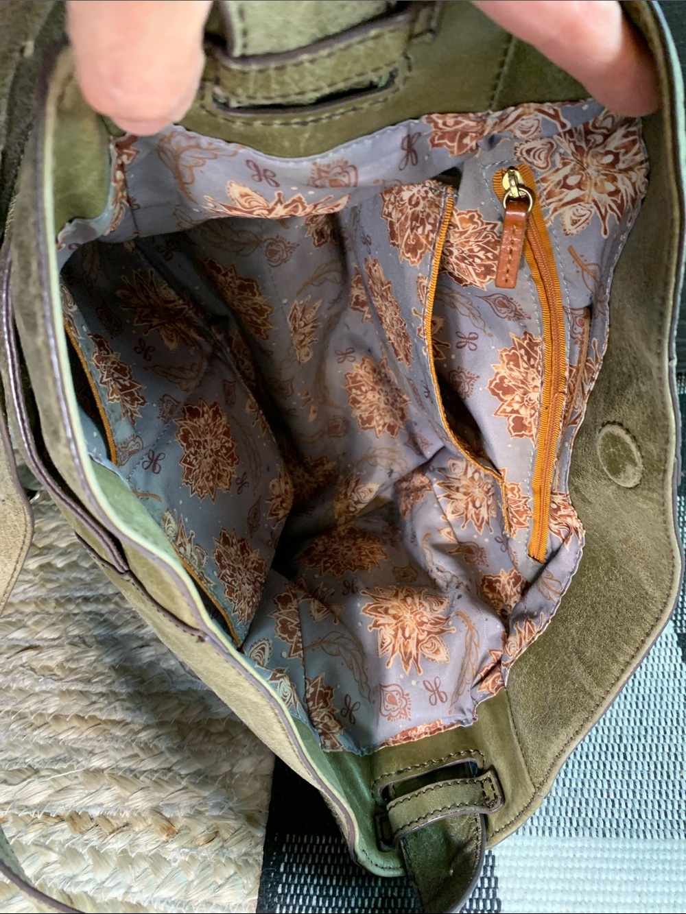 HOBO Render Olive Green Leather Shoulder Bag - Picture 10 of 15